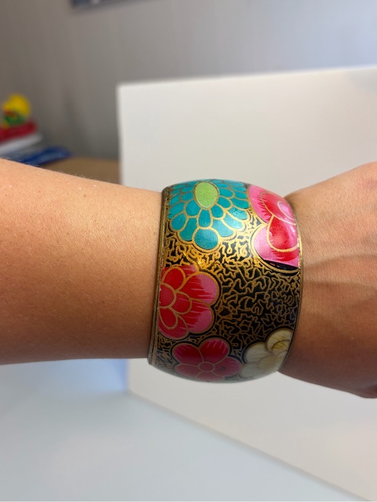 Vintage Jewelry - Vintage Painted Floral Wood Bangle Bracelet Wide Boho Statement Cuff Gold Red